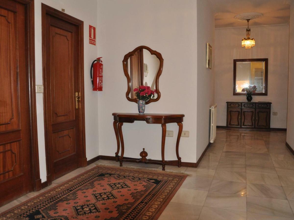 Hostal Mourelos O Grove Exterior photo